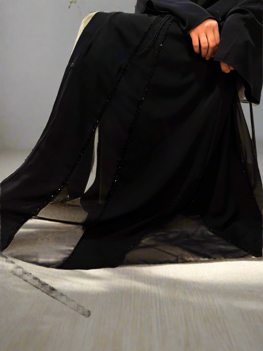 Abaya Al-Raqiya (عباية الراقية) - Noor & Grace