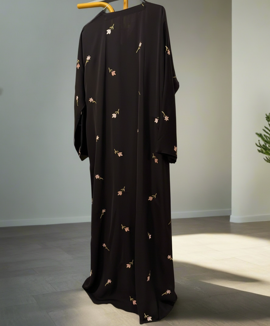 Abayat Al-Nawāwir (عباية النواوير) - Noor & Grace