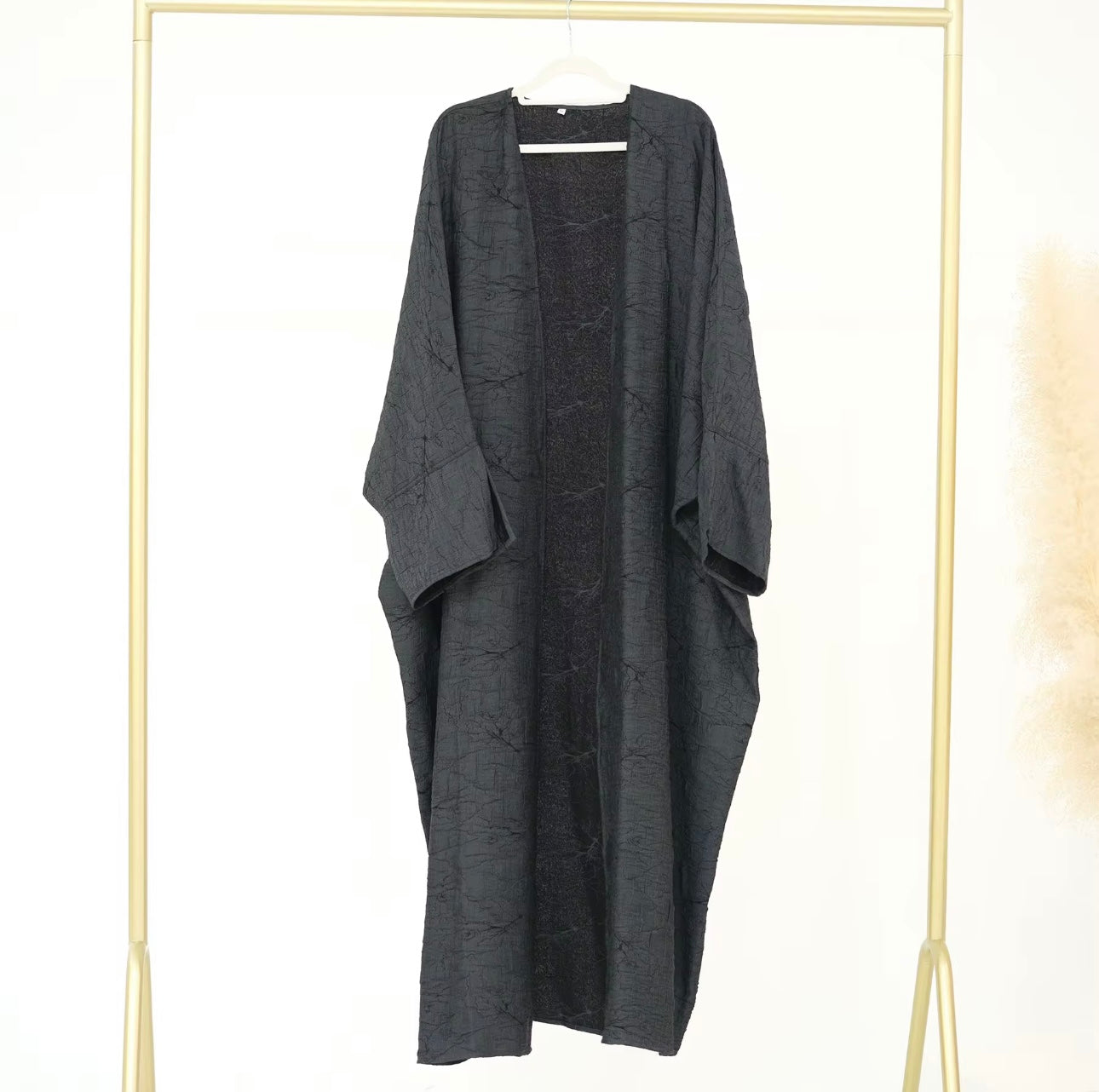 Abaya Al-Wajhayn (عباءة الوجهين)