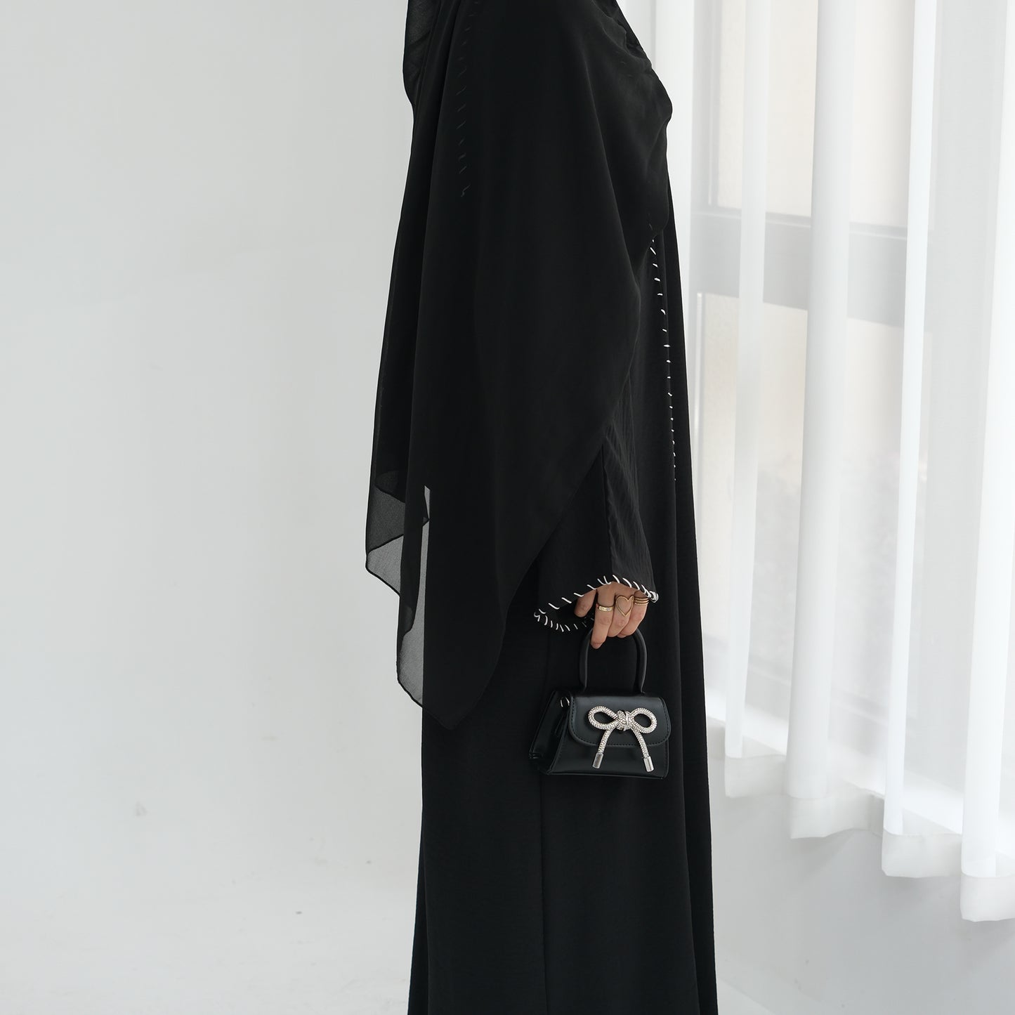 Hadiya Al-Haya Abaya (عباءة هدية الحياة)