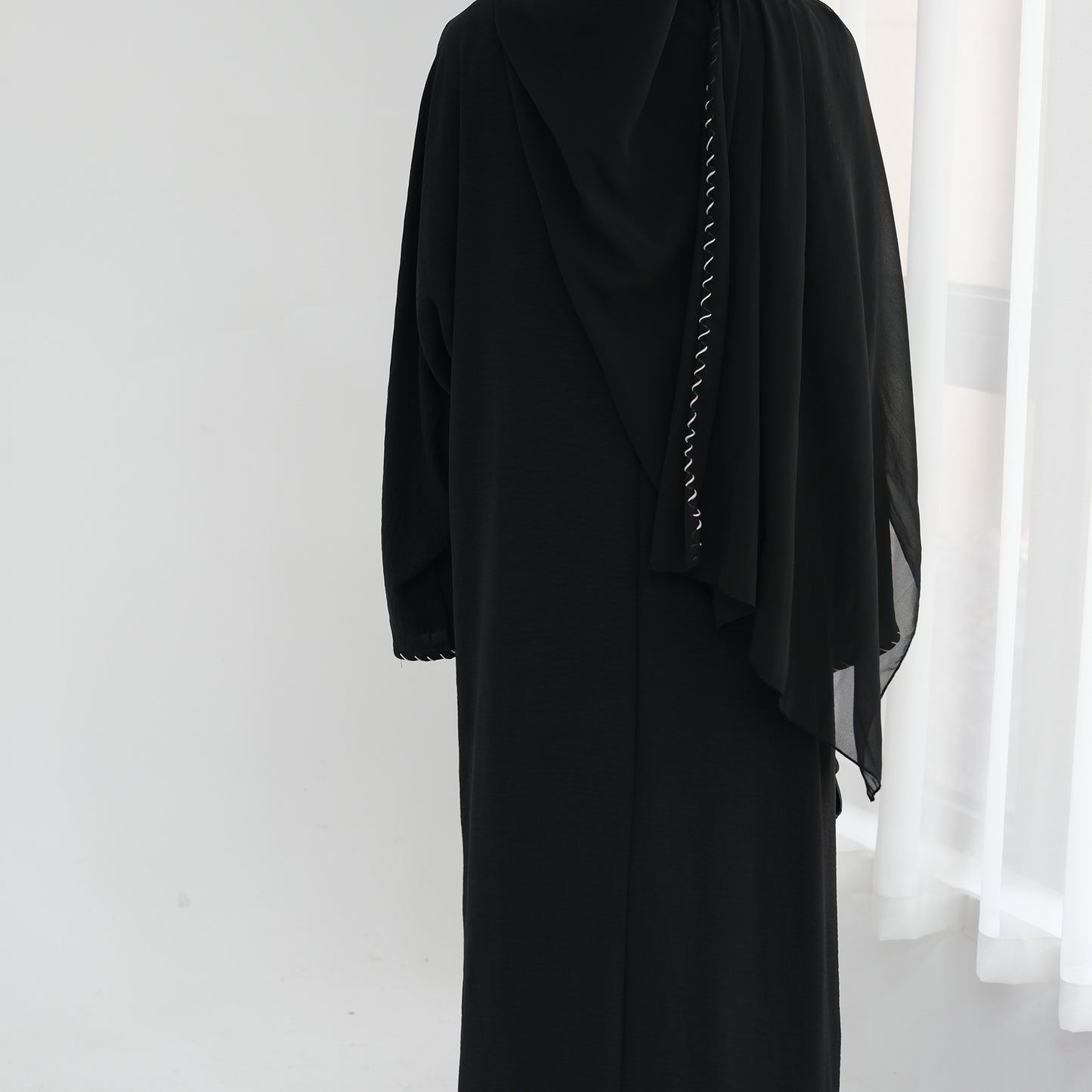Hadiya Al-Haya Abaya (عباءة هدية الحياة)