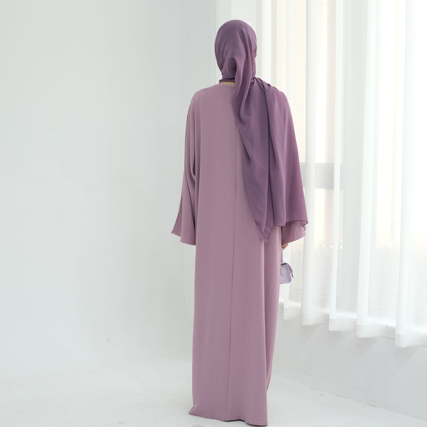 Hadiya Al-Haya Abaya (عباءة هدية الحياة)