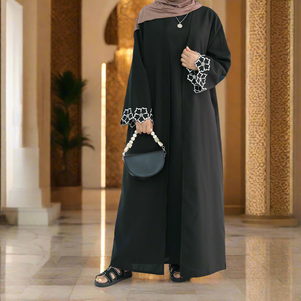 Laylat Al-Qamar Abaya (عباءة ليلة القمر) - Noor & Grace