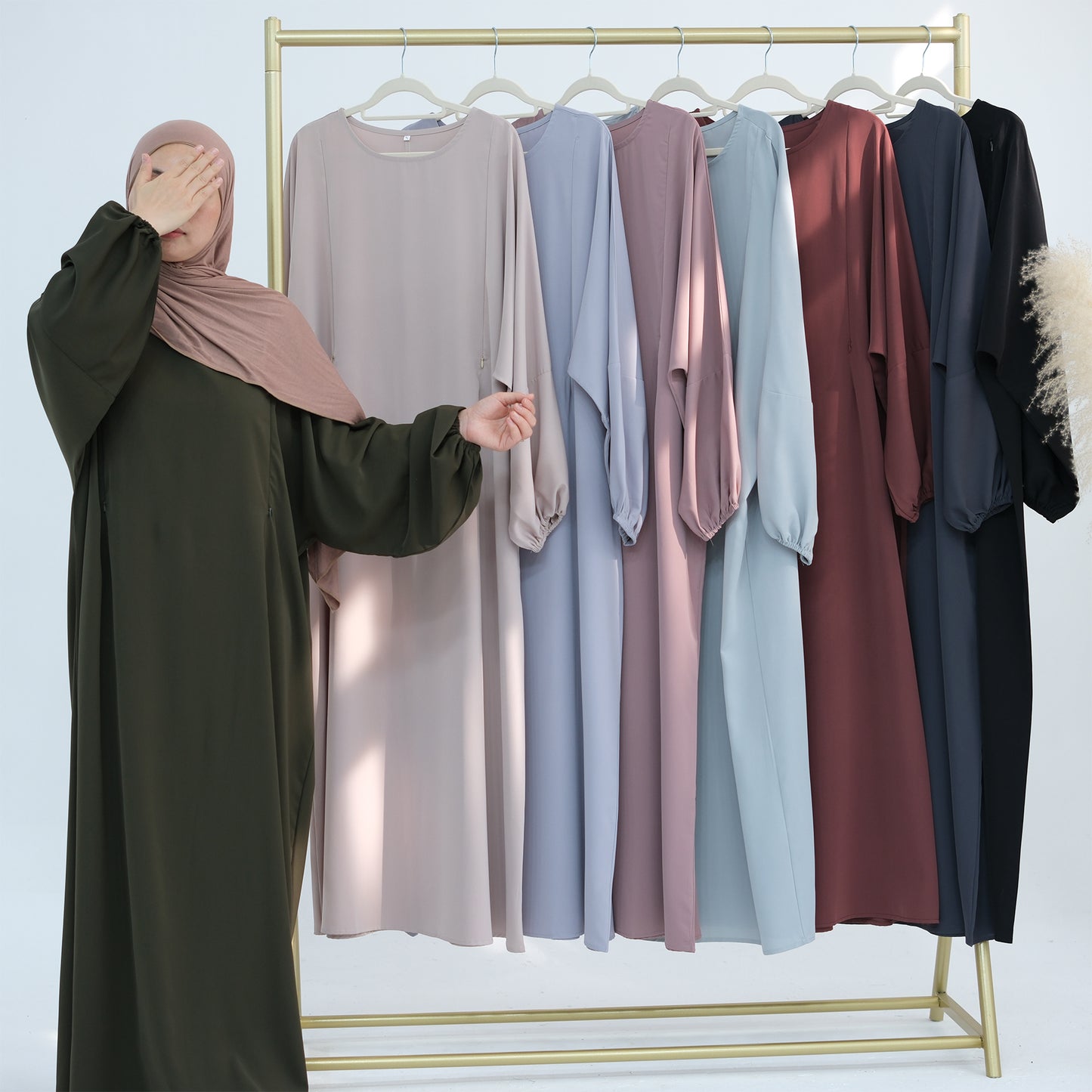 Rafeeqah Nursing Abaya (عباية رفيقة للرضاعة) - Noor & Grace