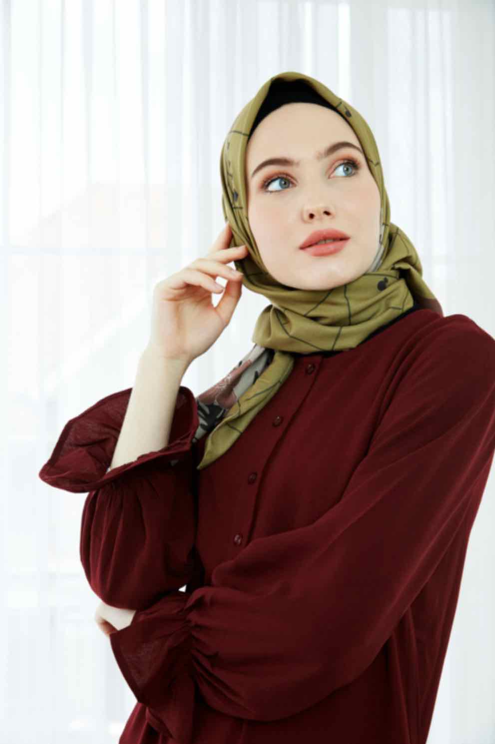The Complete Hijab Fabric Guide: Choosing the Right Material