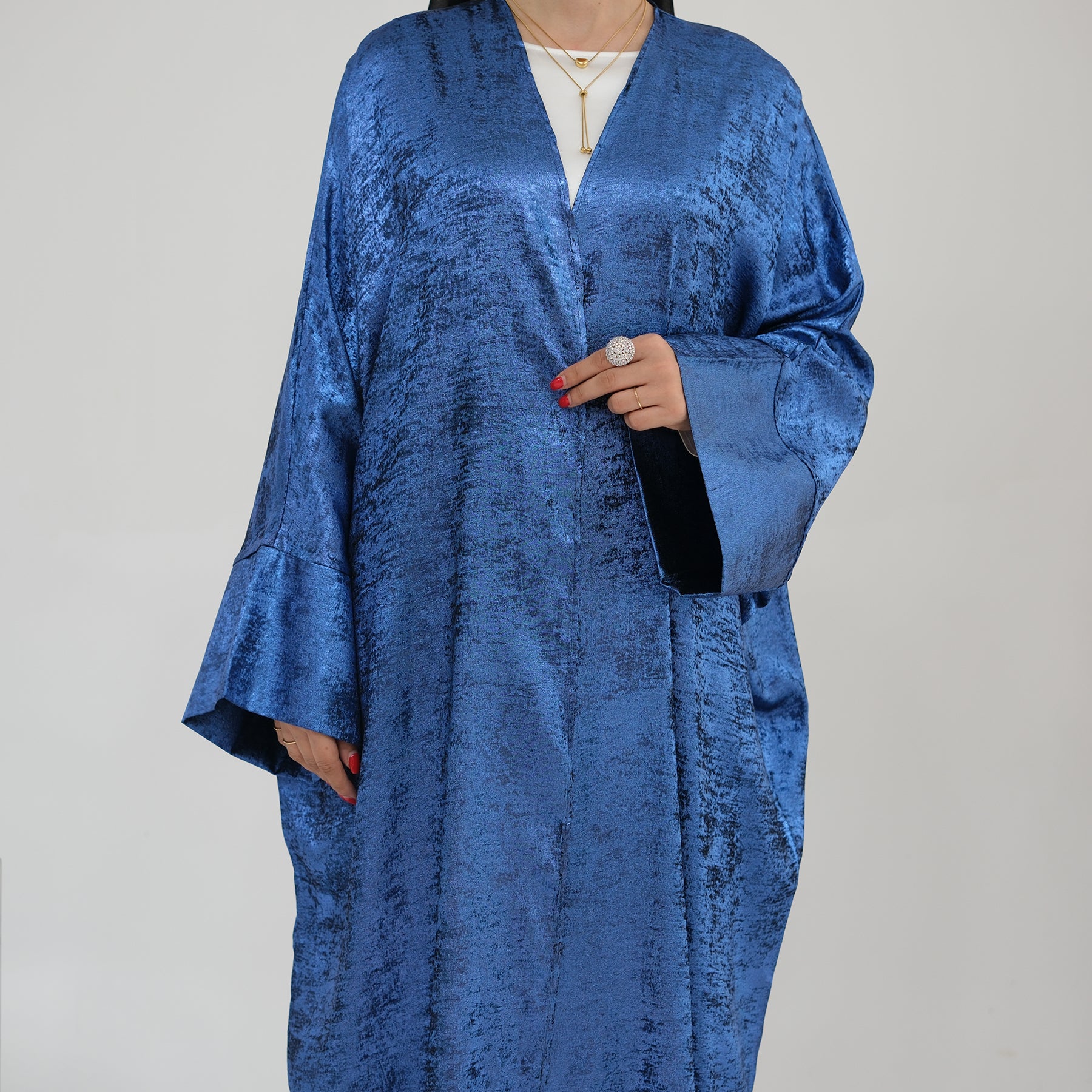 Abaya Al-Anaaqa Al-Lami'a (عباءة الأناقة اللامعة) - Noor & Grace
