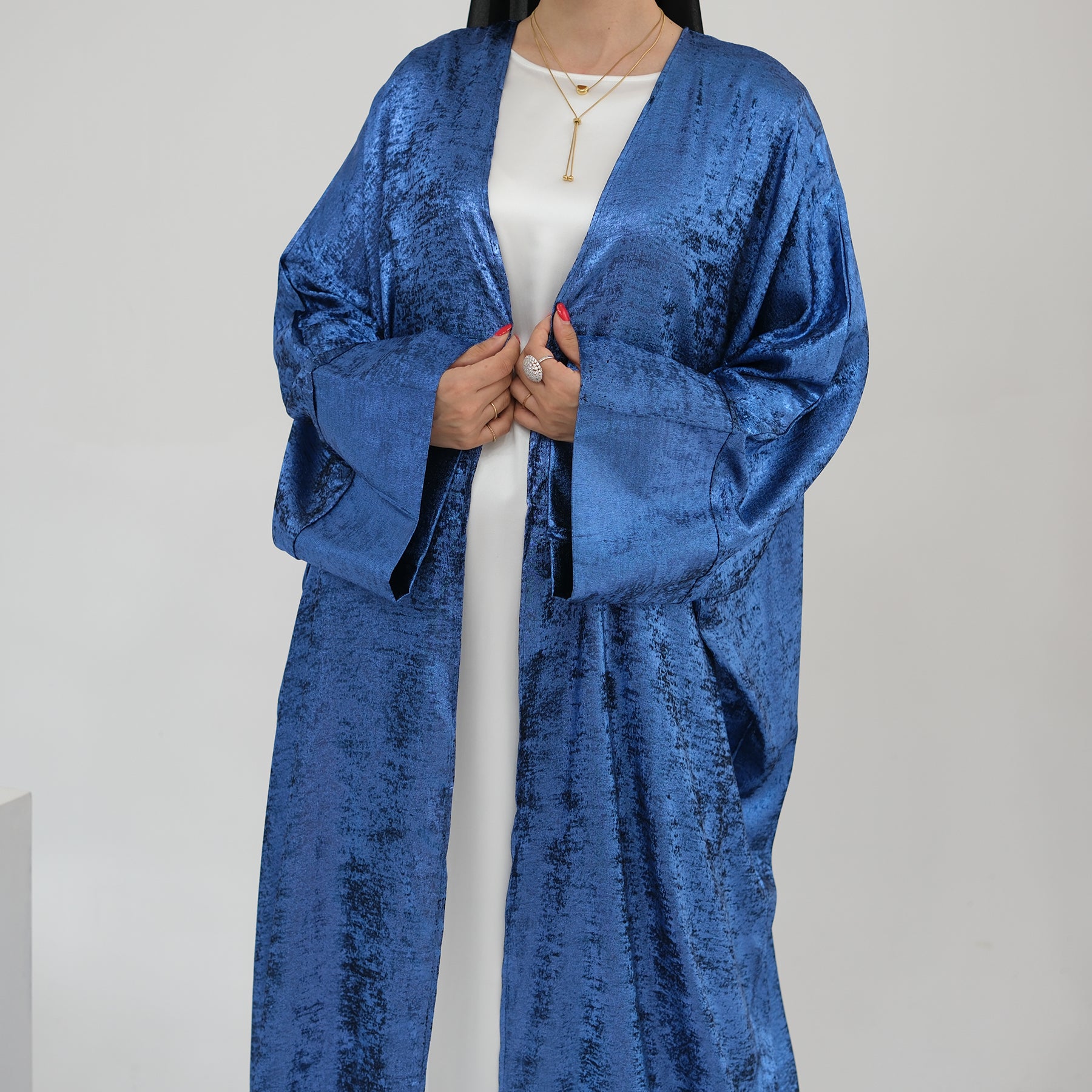 Abaya Al-Anaaqa Al-Lami'a (عباءة الأناقة اللامعة) - Noor & Grace