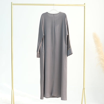 Abaya Al-Satin Al-Fakhira (عباءة الساتان الفاخرة) - Noor & Grace