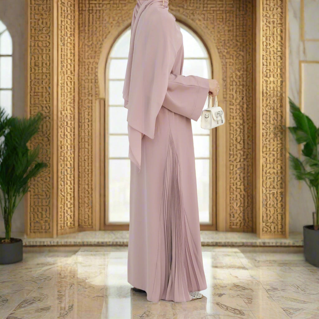 Abaya Al-Tayyat Al-Aneeqa (عباءة الطيات الأنيقة) - Noor & Grace