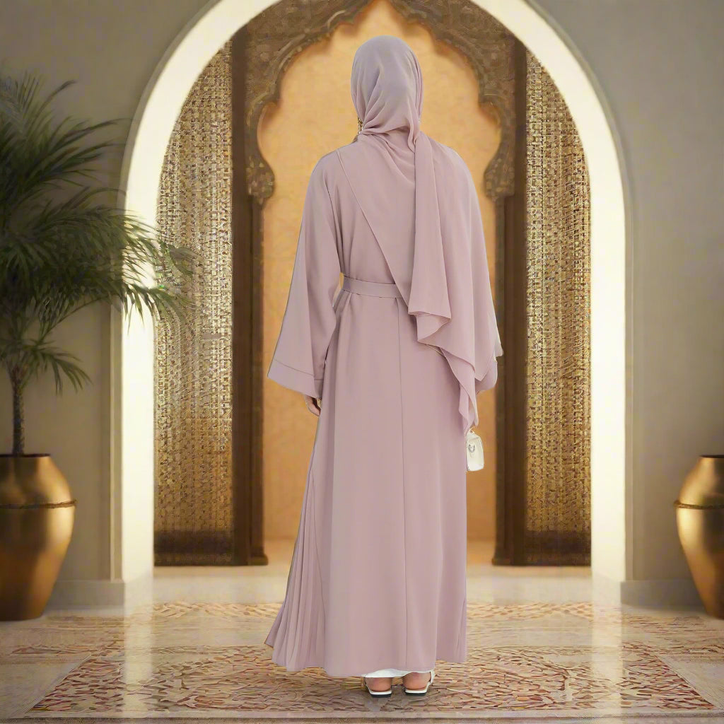 Abaya Al-Tayyat Al-Aneeqa (عباءة الطيات الأنيقة) - Noor & Grace