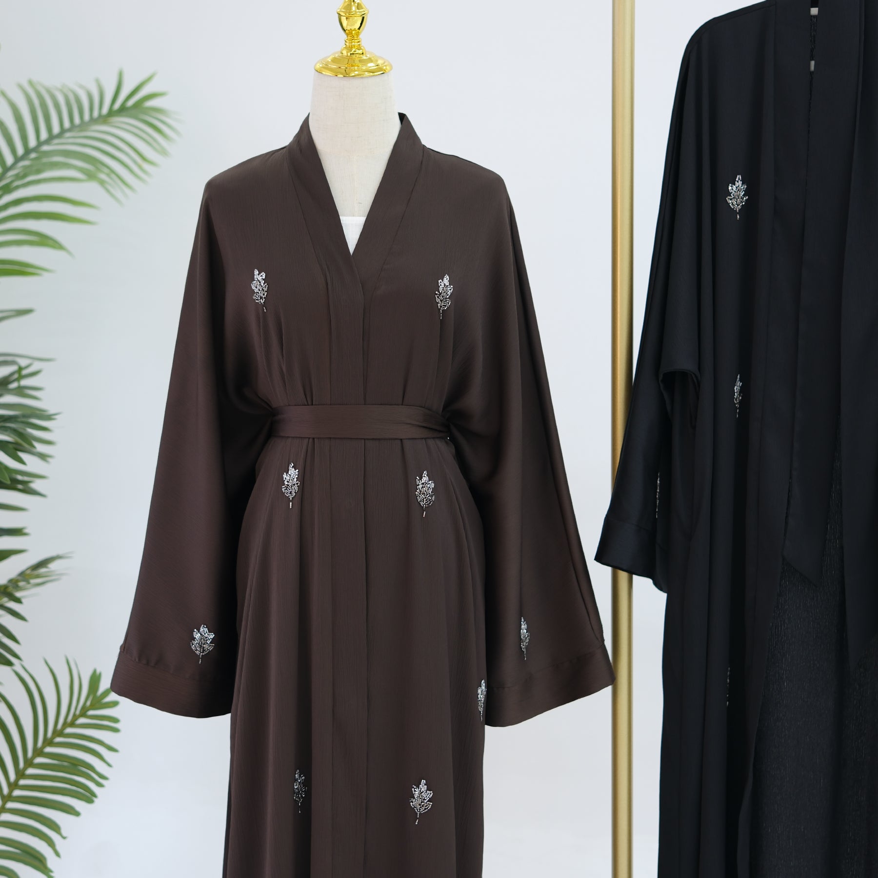 Abaya Awrak Al-Anaaqa (عباءة أوراق الأناقة) - Noor & Grace