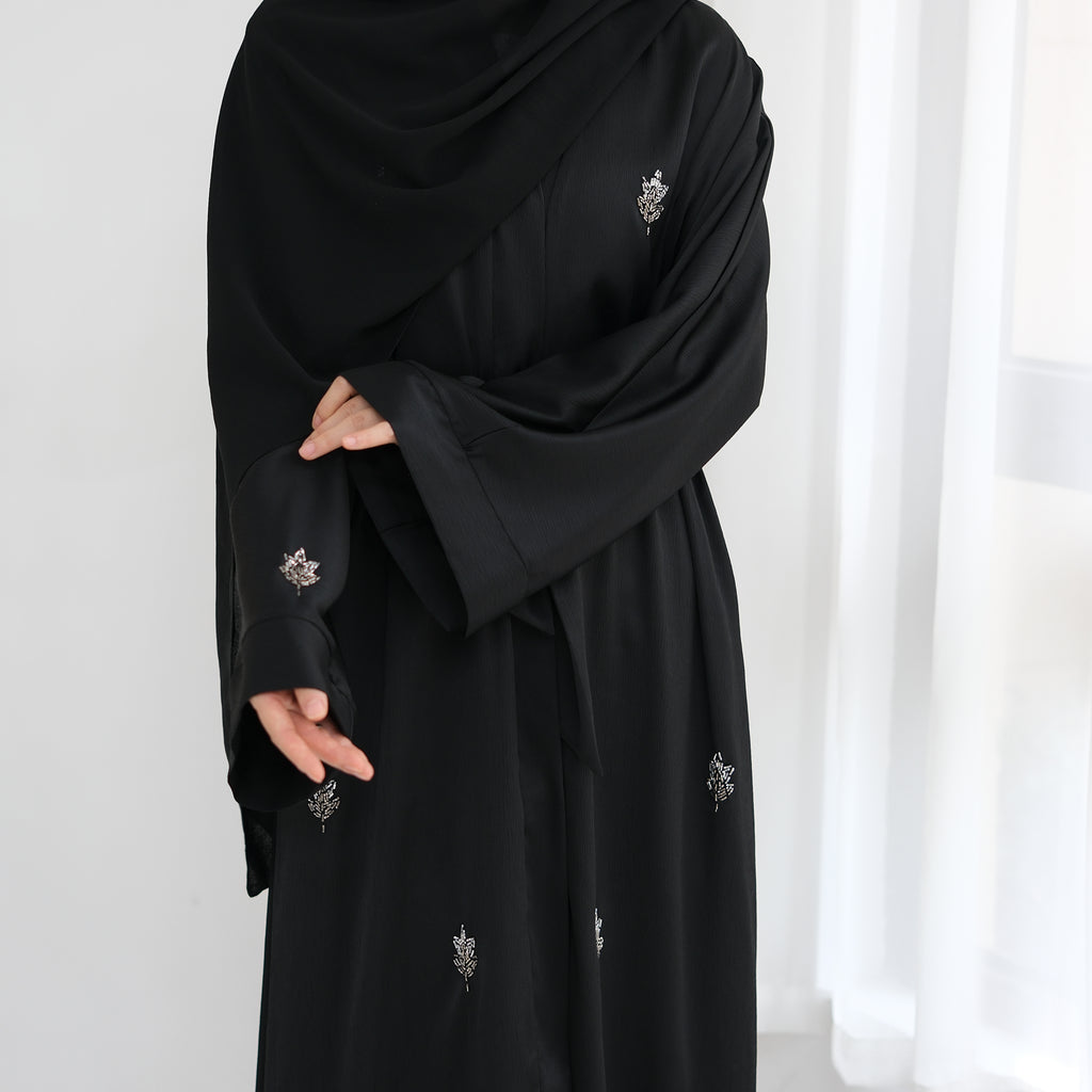 Abaya Awrak Al-Anaaqa - Noor & Grace