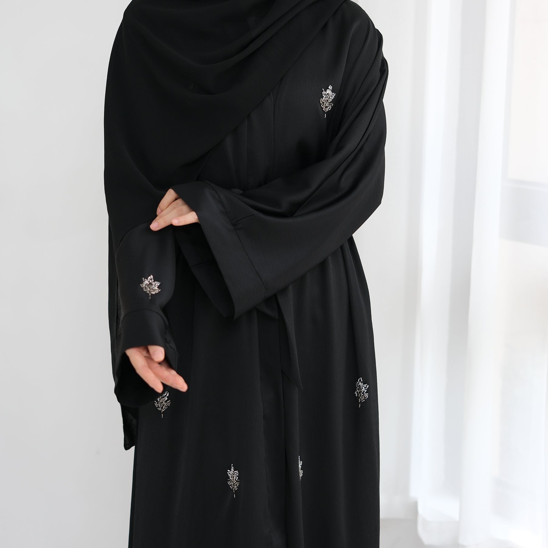 Abaya Awrak Al-Anaaqa - Noor & Grace