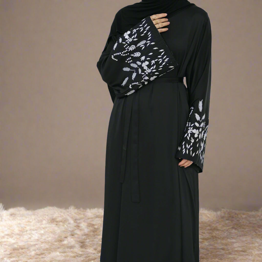Abaya Layali Al-Satin (عباية ليالي الساتان) - Noor & Grace