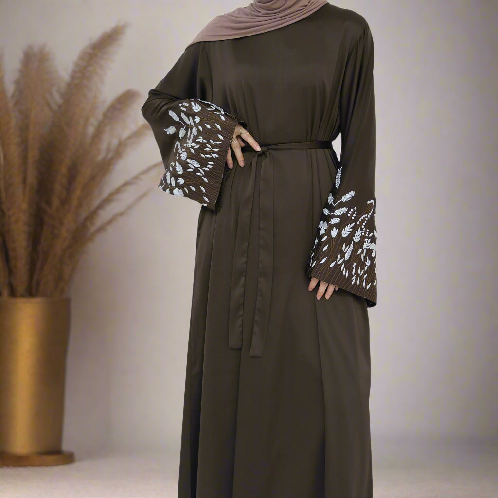 Abaya Layali Al-Satin (عباية ليالي الساتان) - Noor & Grace