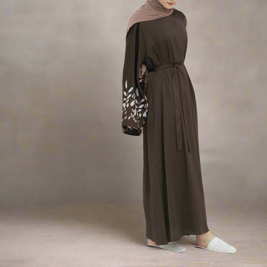 Abaya Layali Al-Satin (عباية ليالي الساتان) - Noor & Grace