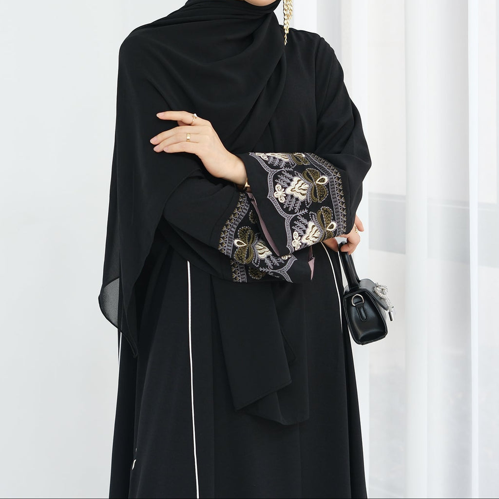 Abaya Malak Al-Tatreez (عباية ملك التطريز) - Noor & Grace