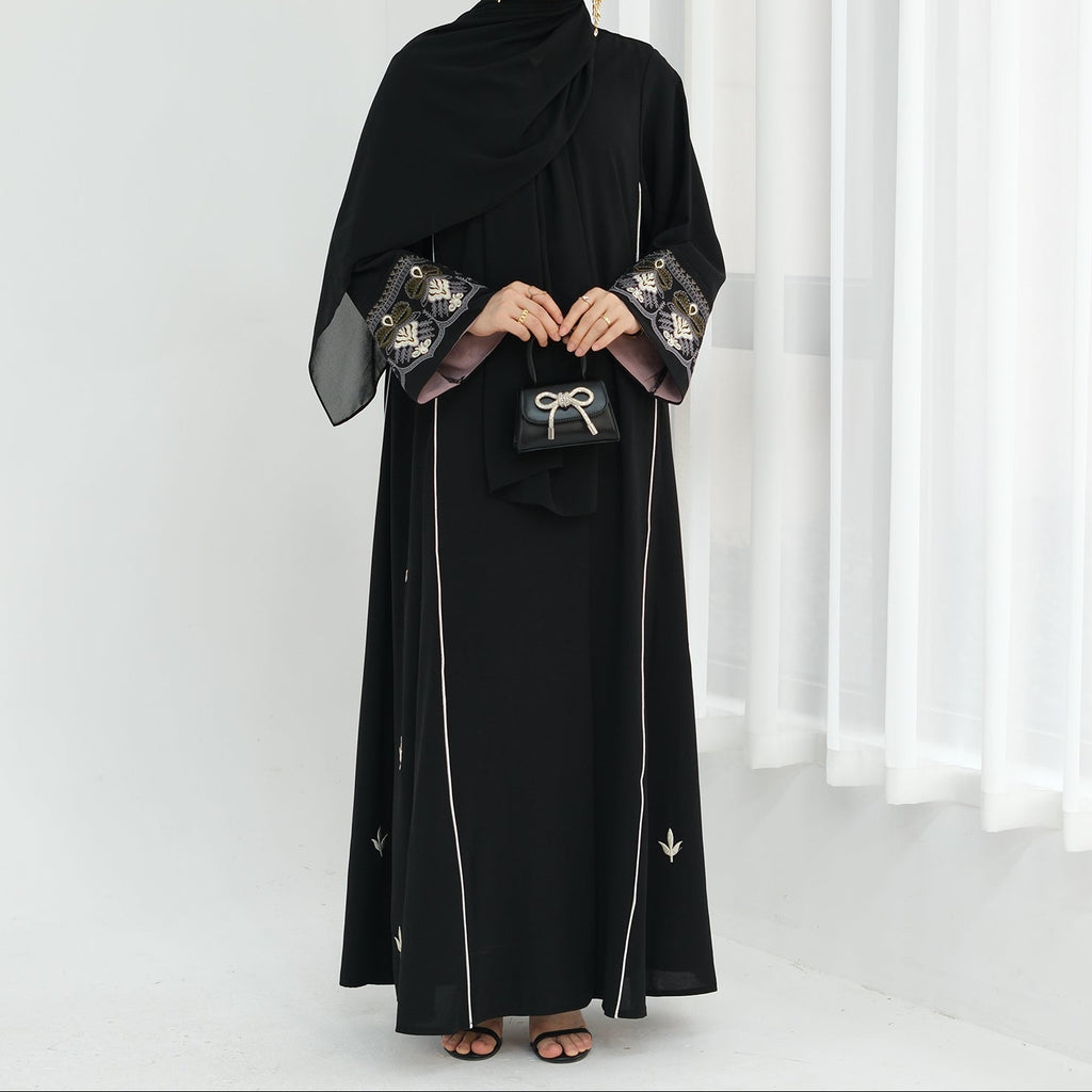 Abaya Malak Al-Tatreez (عباية ملك التطريز) - Noor & Grace