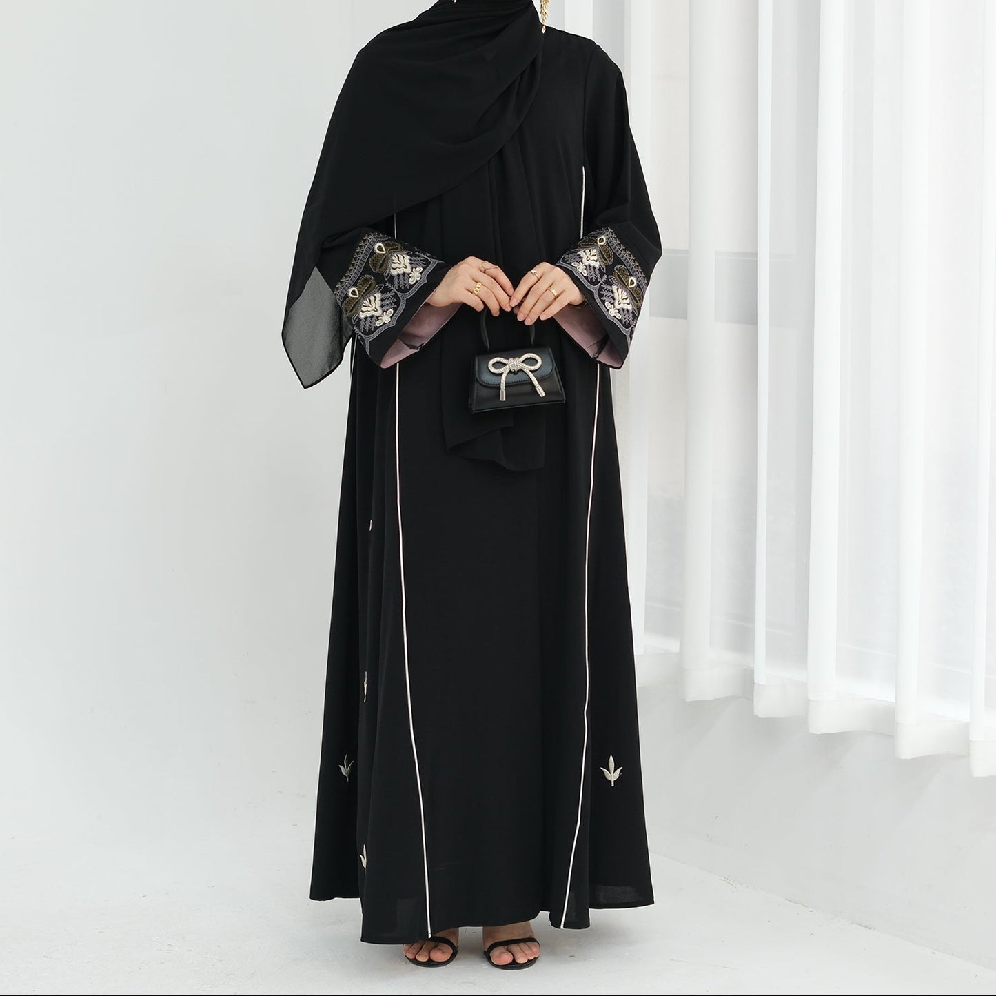 Abaya Malak Al-Tatreez (عباية ملك التطريز) - Noor & Grace