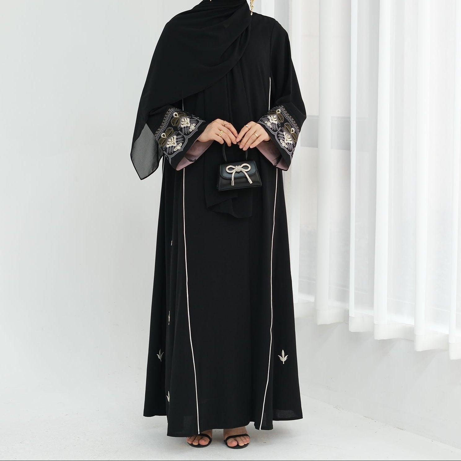 Abaya Malak Al-Tatreez (عباية ملك التطريز) - Noor & Grace