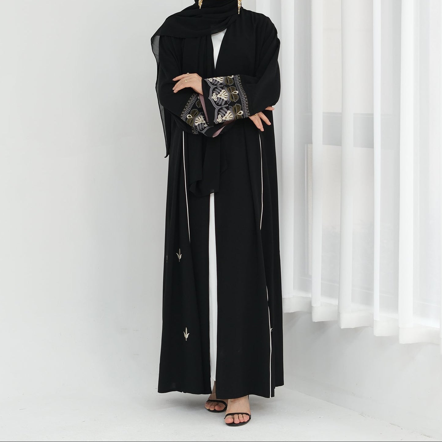 Abaya Malak Al-Tatreez (عباية ملك التطريز) - Noor & Grace