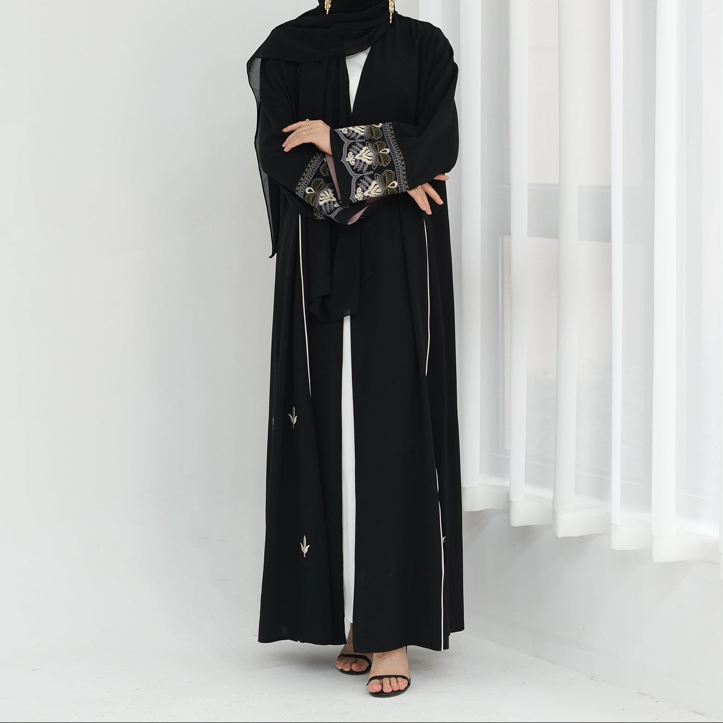 Abaya Malak Al-Tatreez (عباية ملك التطريز) - Noor & Grace