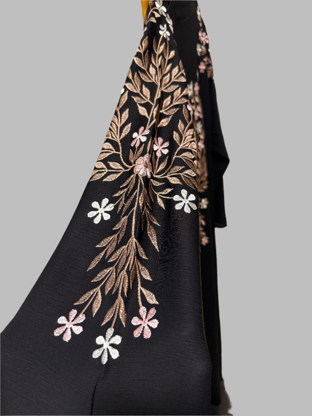 Abayat Al-Wardah (عباية الوردة) - Noor & Grace