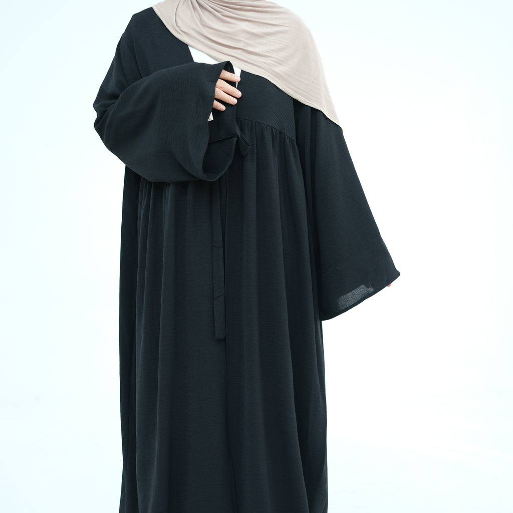 Abaya Oqdah Al-Jamal (عباءة عقدة الجمال) - Noor & Grace