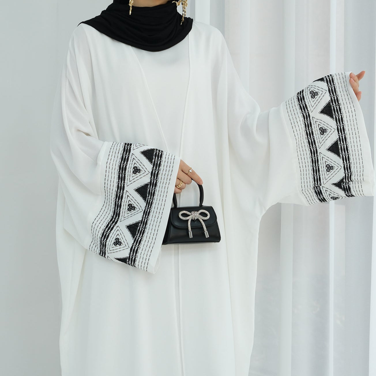 AlLayaliPremiumEmbroideredCuffAbaya_Noor_GraceWhite1