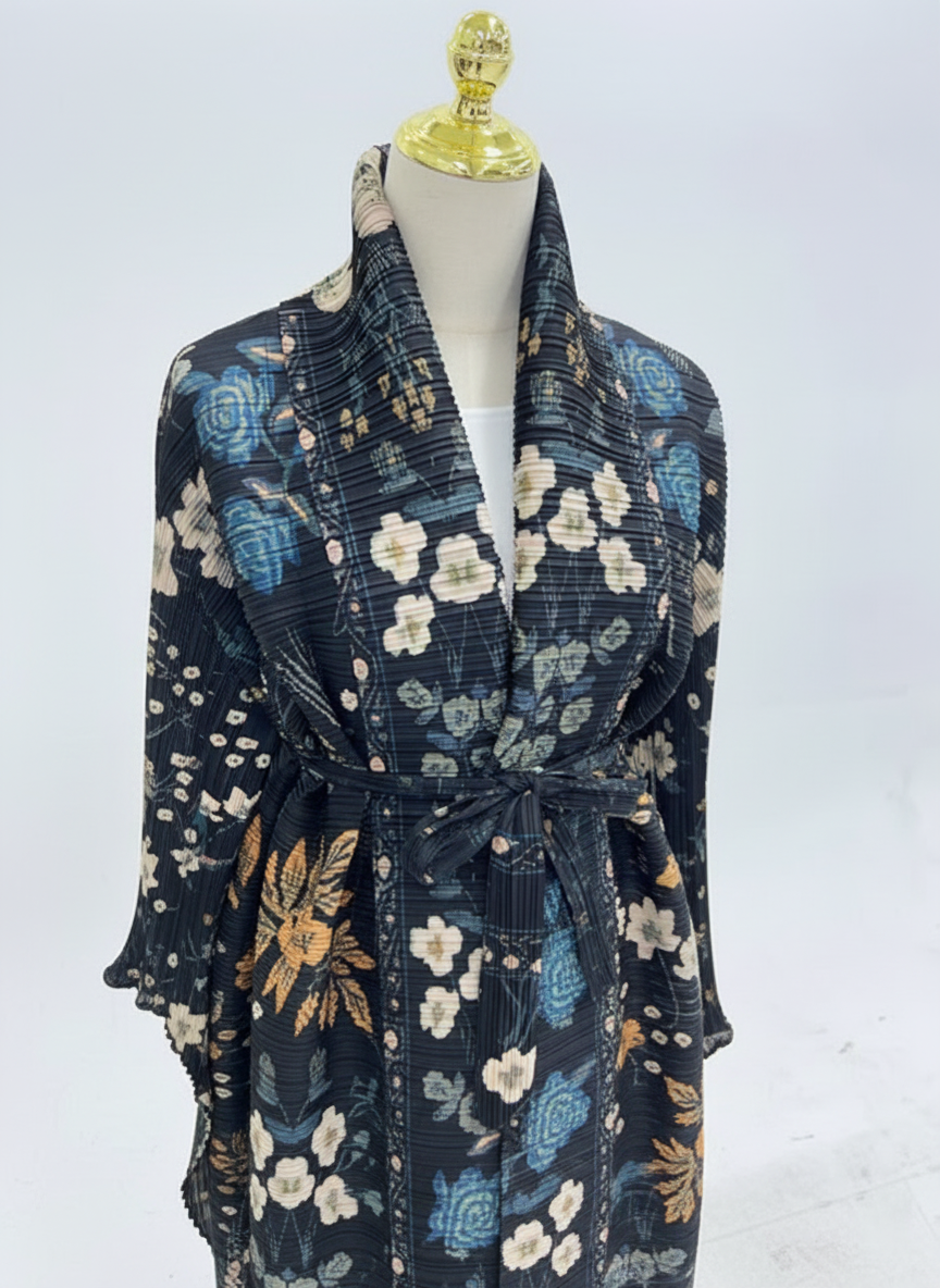 Al Noor Pleated Abaya Black – 2025 Dubai Edition (عباءة النور بليت بأكمام باتوينغ – إصدار دبي 2025) - Noor & Grace