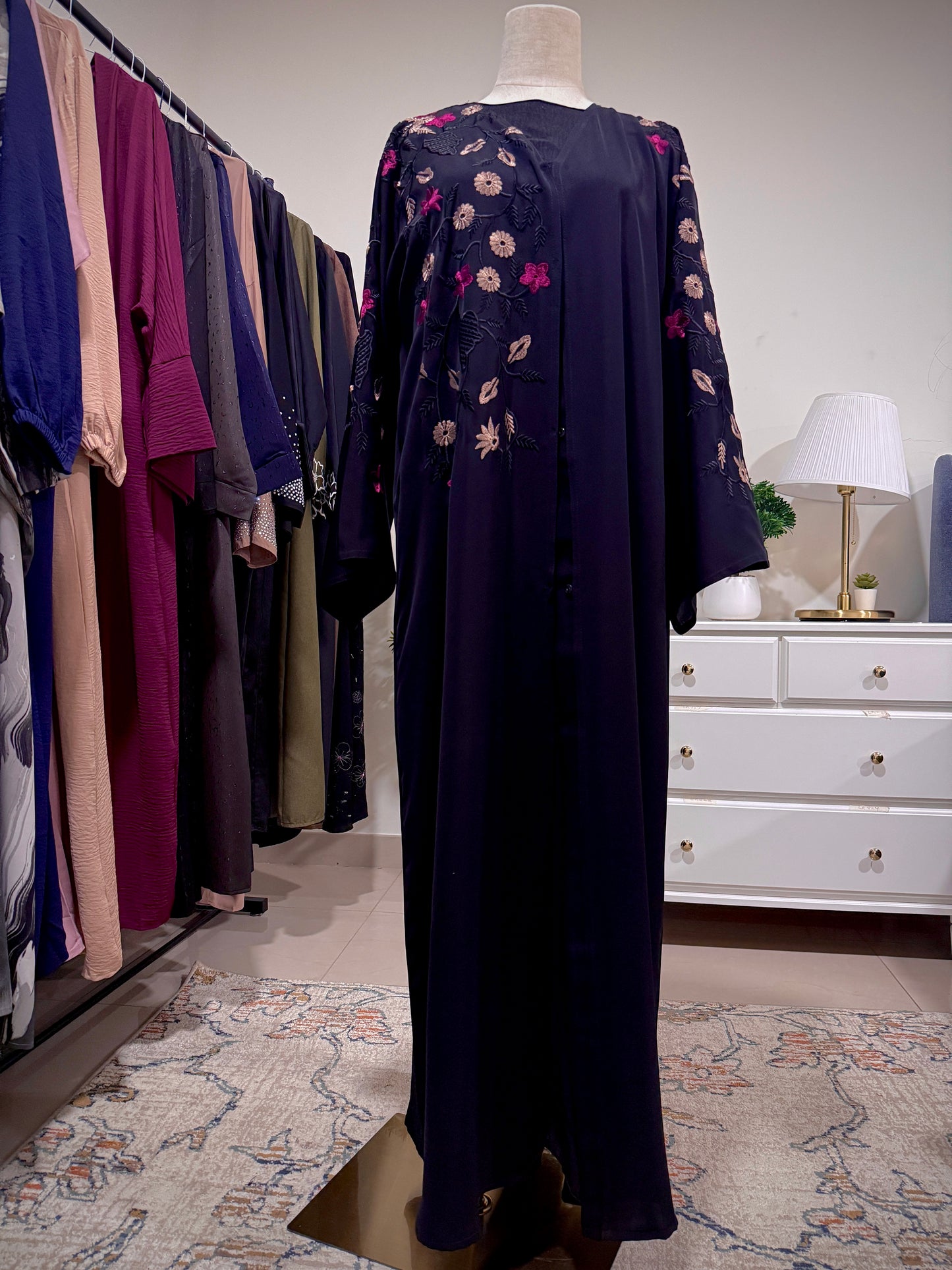 Haneen Abaya
 (عباية حنين)