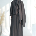 Noor Al Abaya (نور للعباية) - Noor & Grace