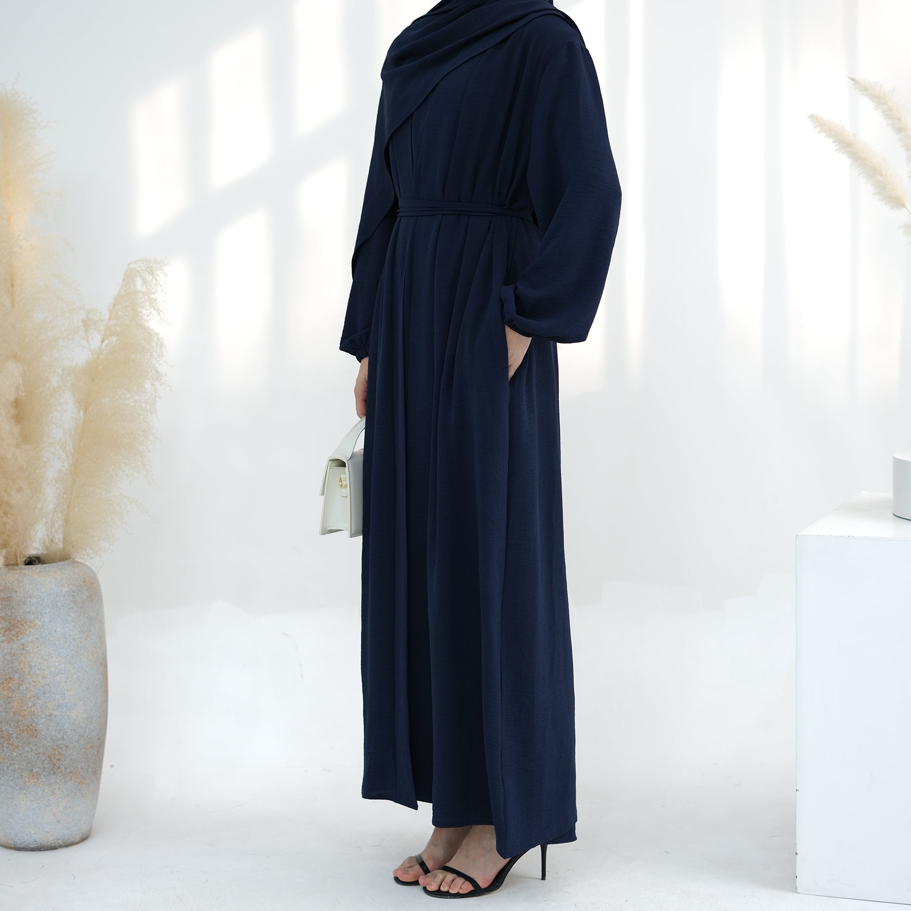 Noor Al Abaya (نور للعباية) - Noor & Grace