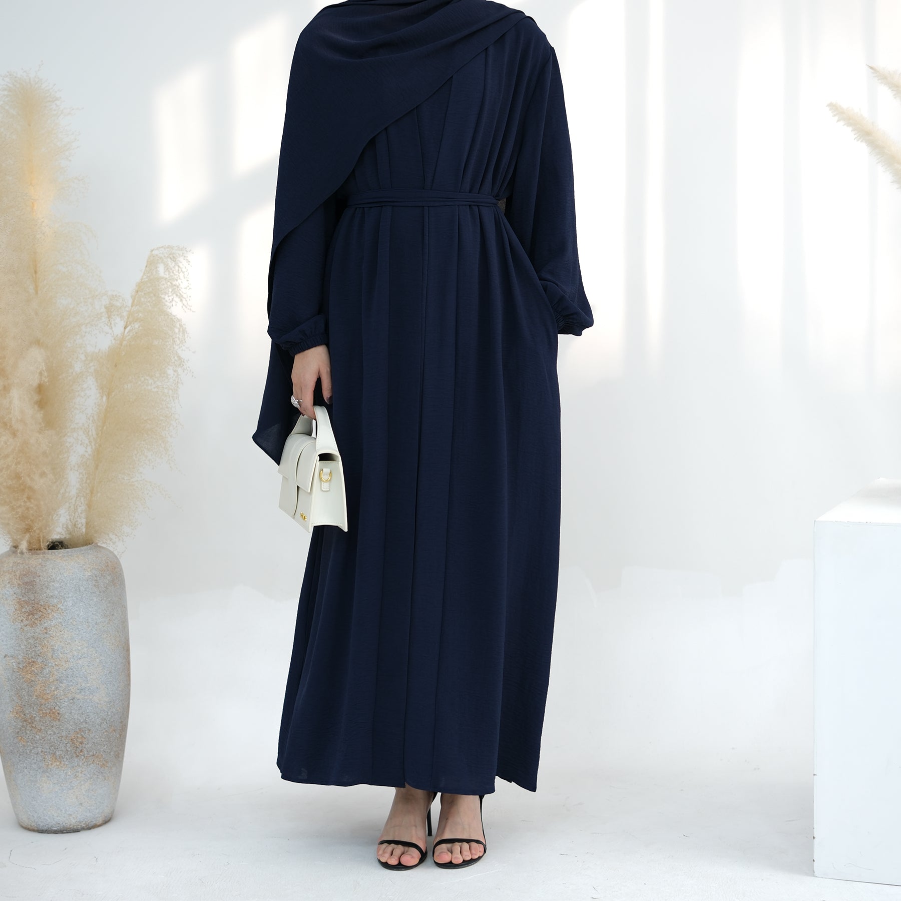 Noor Al Abaya (نور للعباية) - Noor & Grace