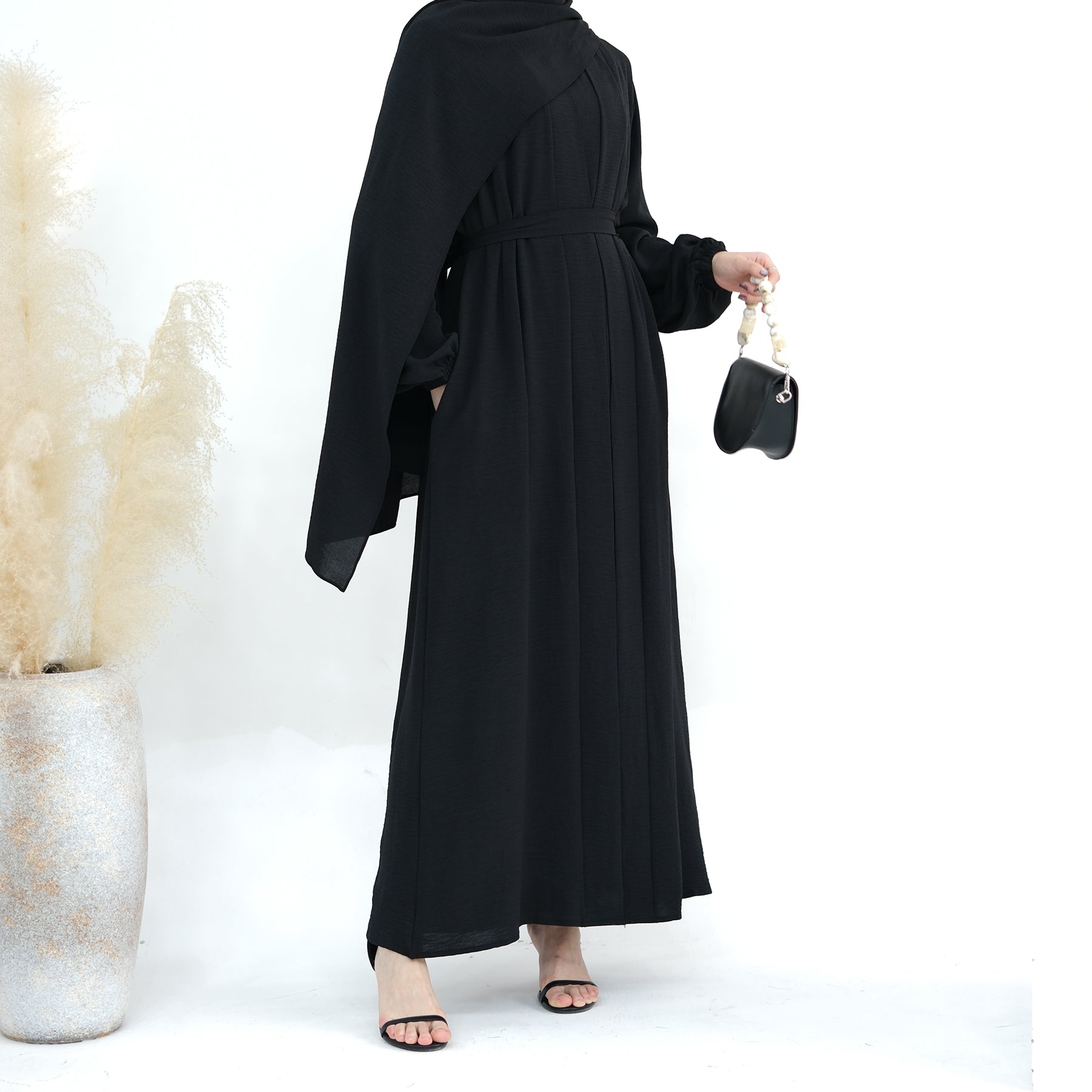 Noor Al Abaya (نور للعباية) - Noor & Grace