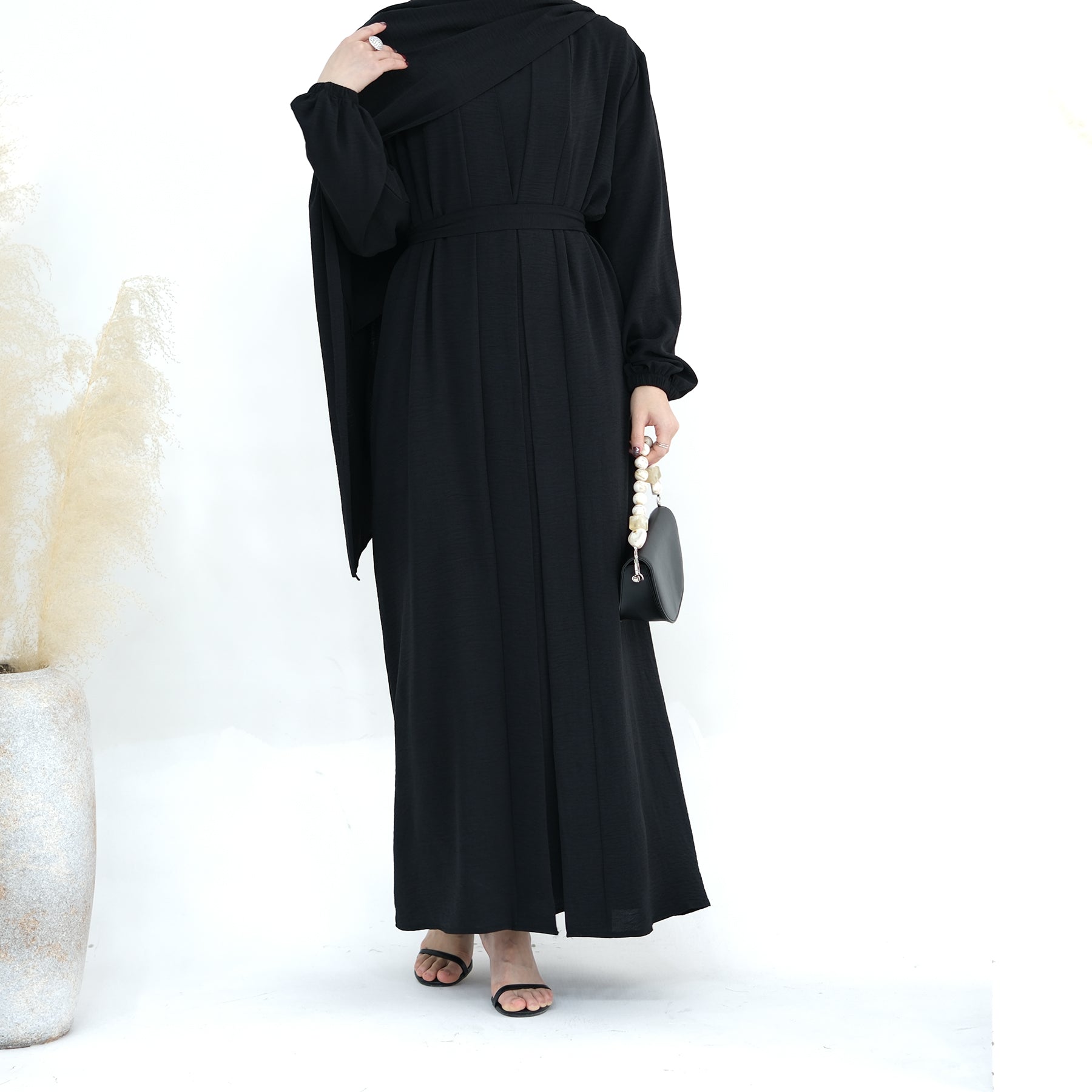 Noor Al Abaya (نور للعباية) - Noor & Grace