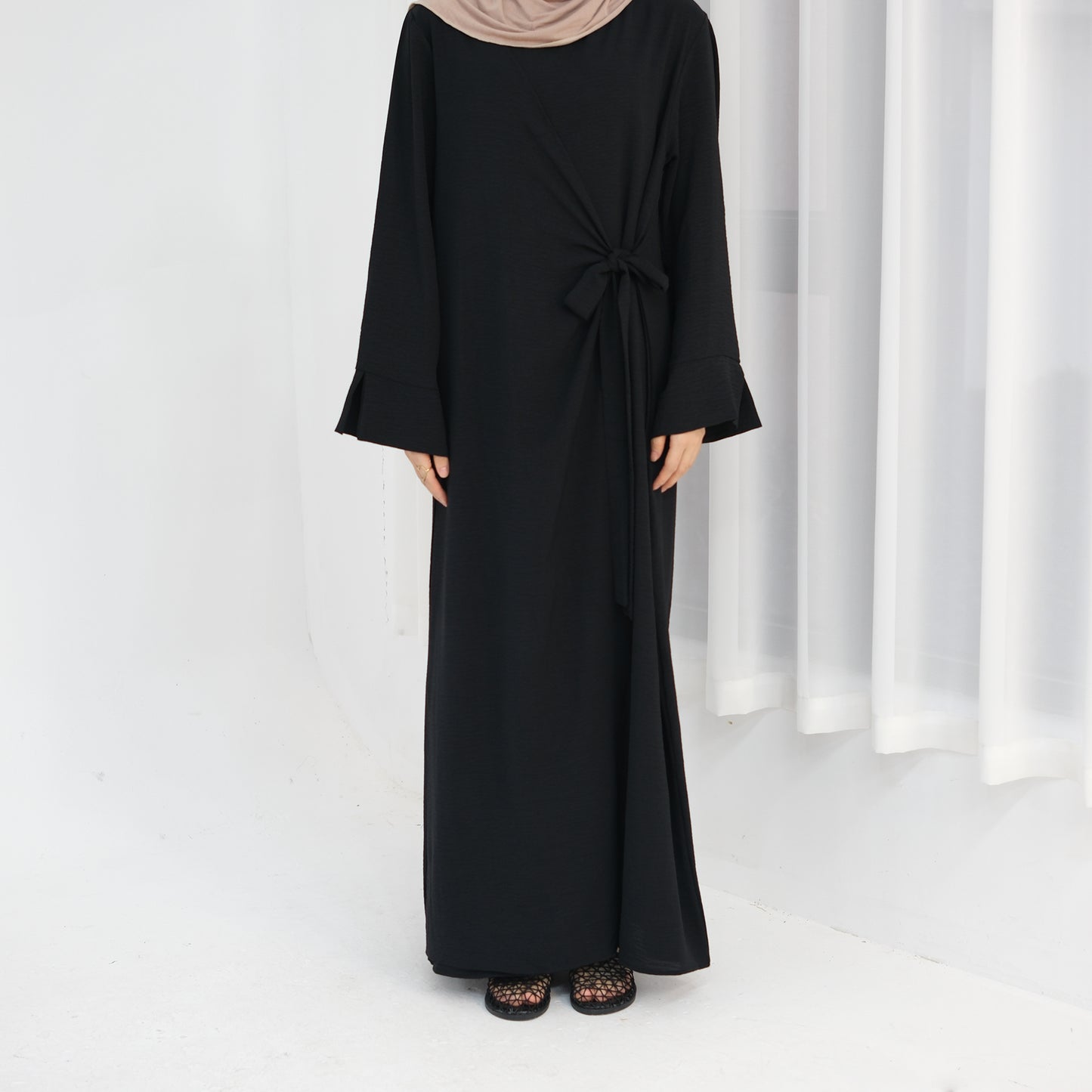 Abaya Layali Al-Basita (عباية ليالي البسيطة) - Noor & Grace