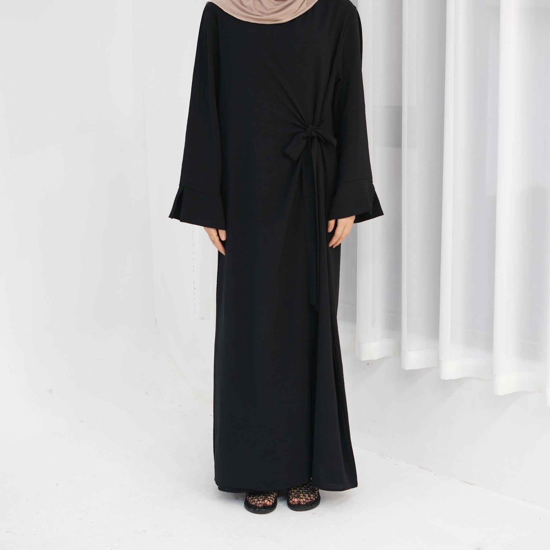 Abaya Layali Al-Basita (عباية ليالي البسيطة) - Noor & Grace