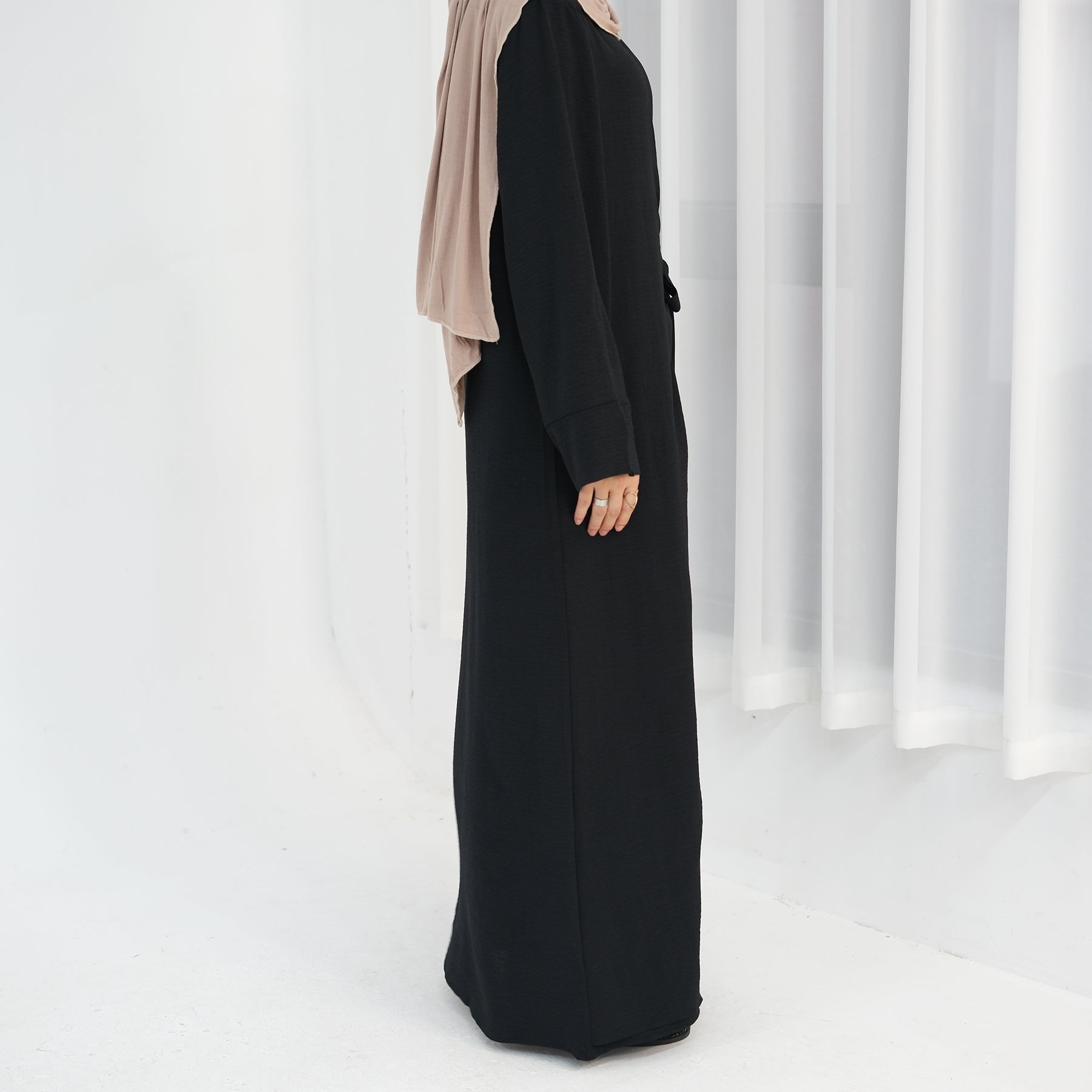 Abaya Layali Al-Basita (عباية ليالي البسيطة) - Noor & Grace