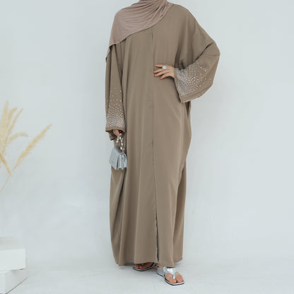 Luluat Al-Nida Abaya (عباءة لؤلؤة الندى)