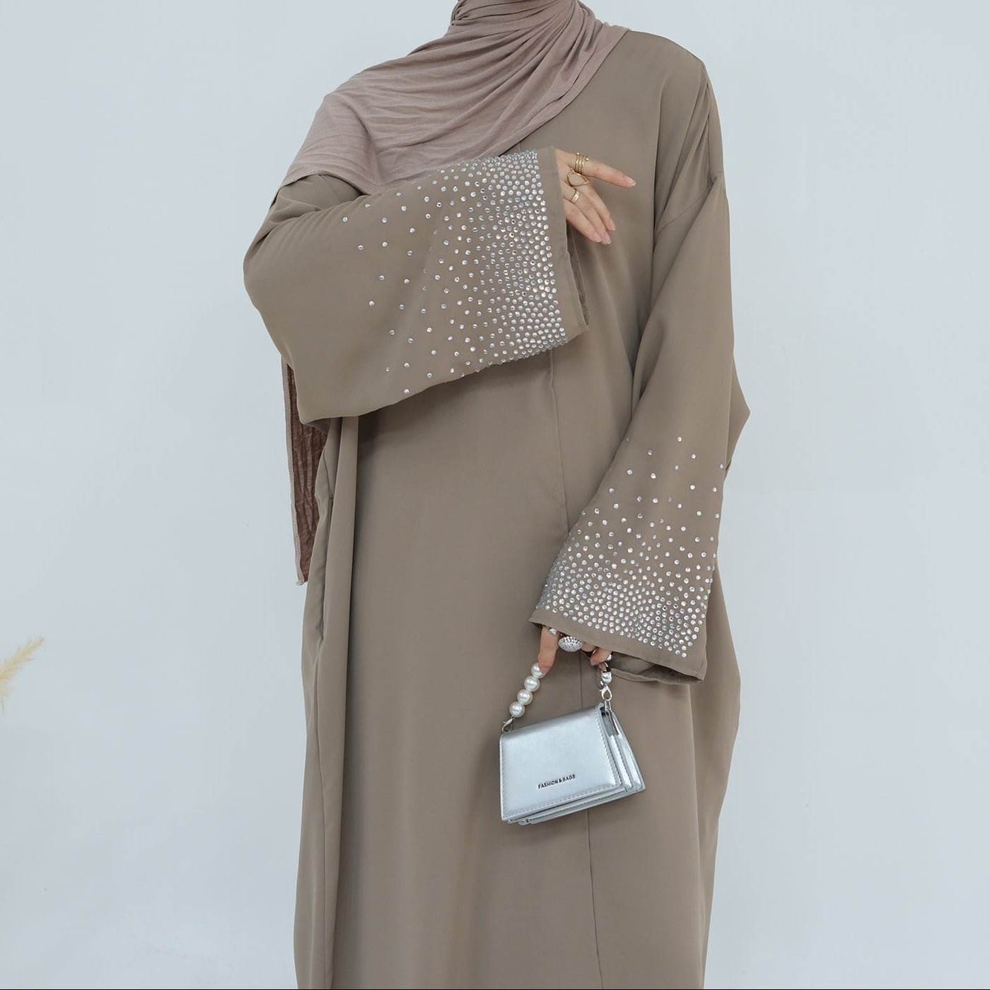 Luluat Al-Nida Abaya (عباءة لؤلؤة الندى) - Noor & Grace