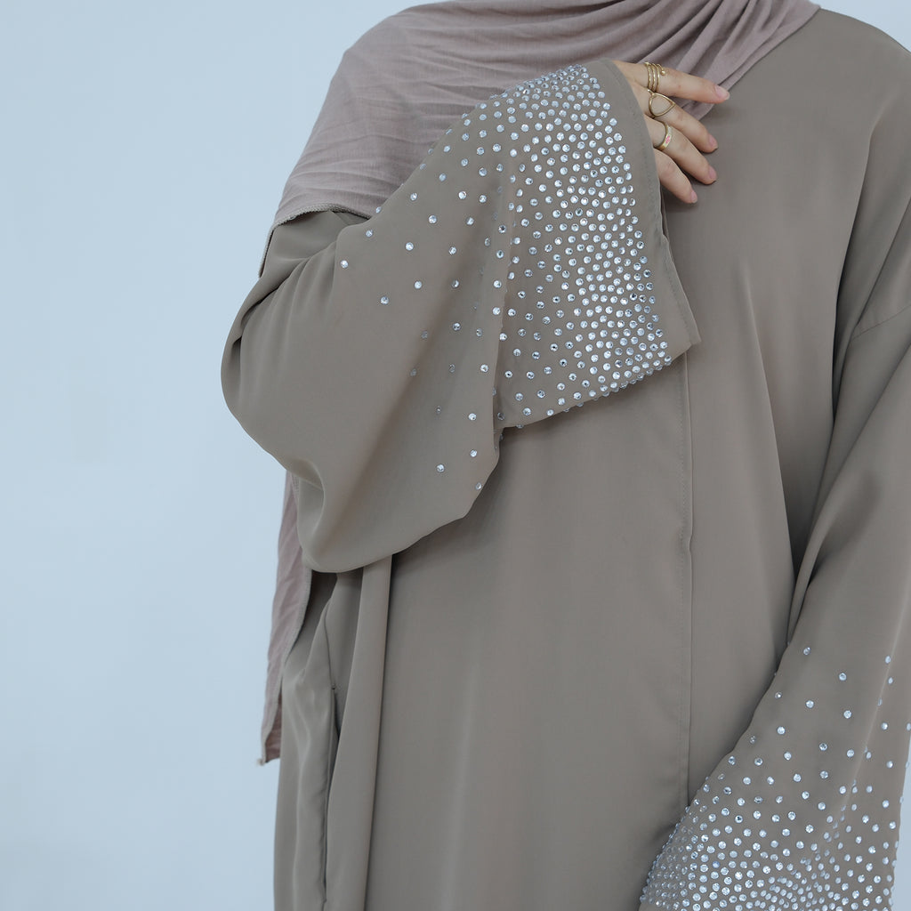 Luluat Al-Nida Abaya (عباءة لؤلؤة الندى) - Noor & Grace