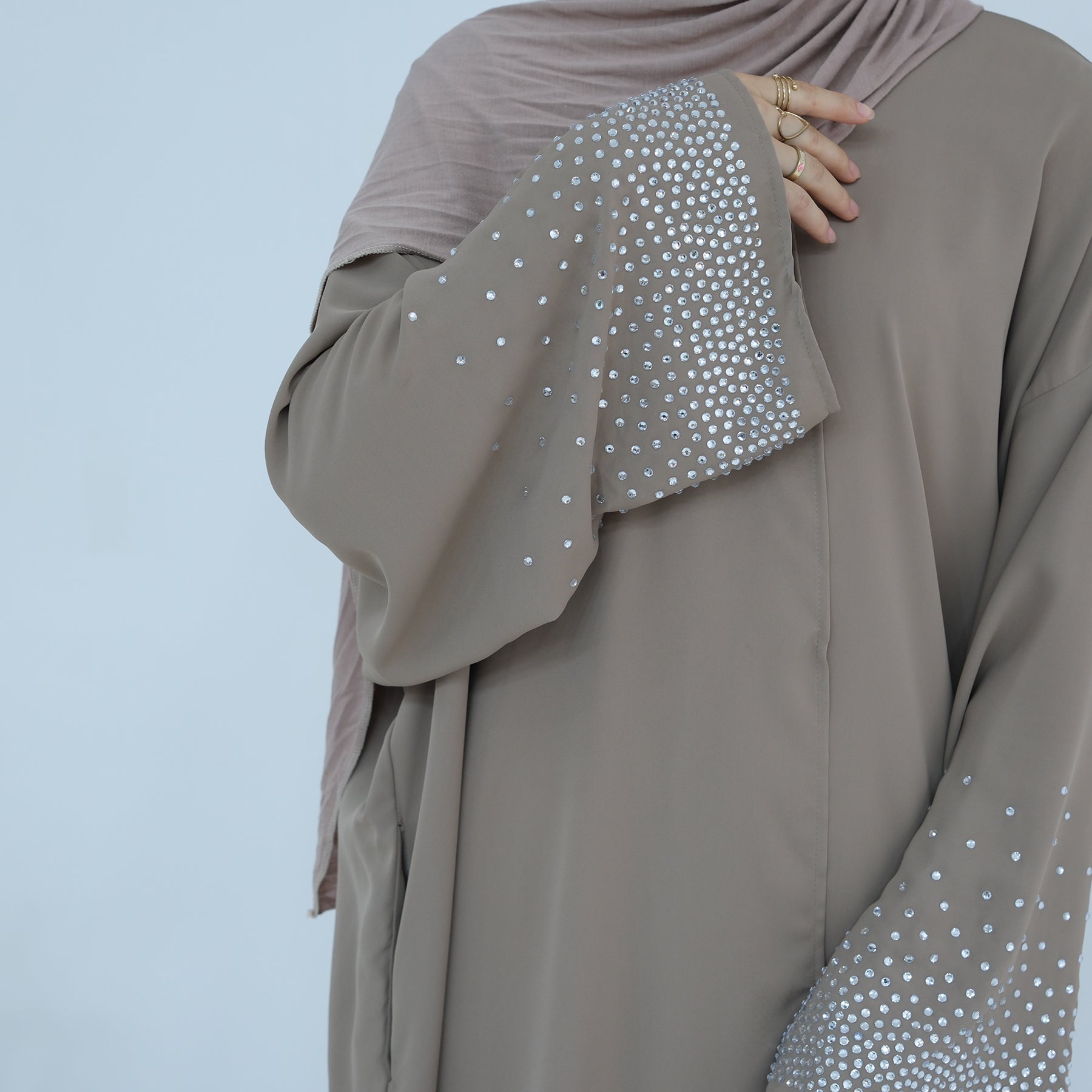 Luluat Al-Nida Abaya (عباءة لؤلؤة الندى) - Noor & Grace