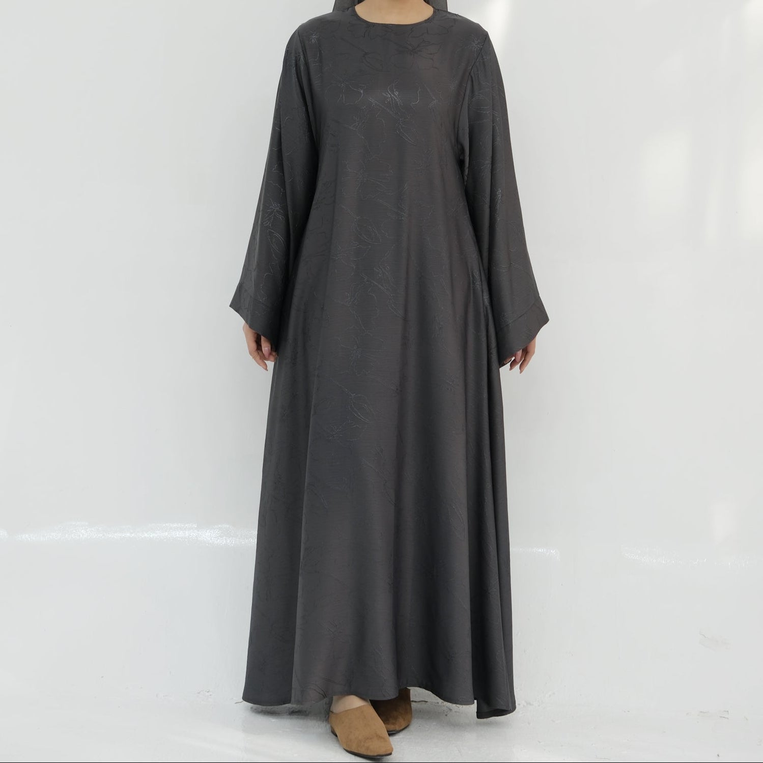 Malikat Al Layl Satin Abaya