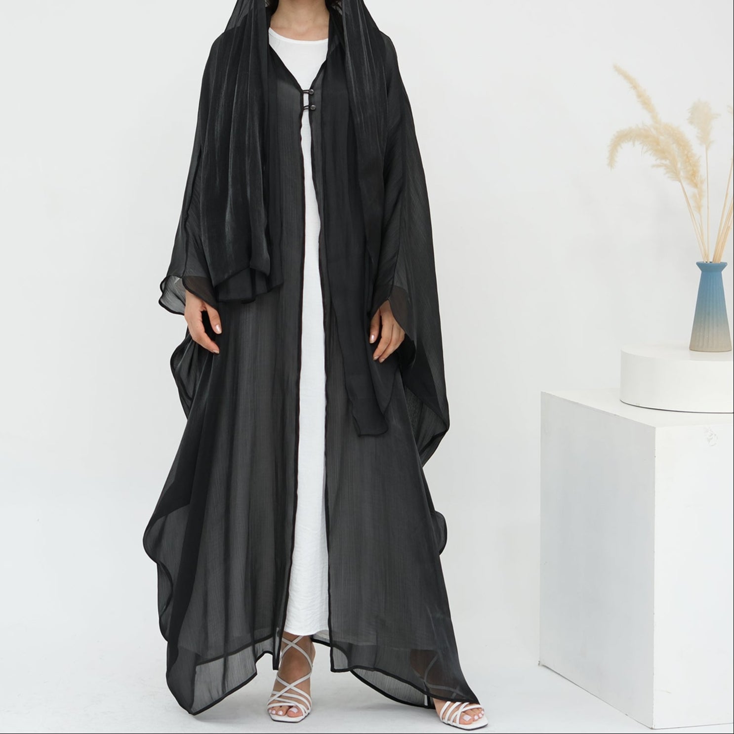 Layāl Al-Fajr Abaya - Noor & Grace