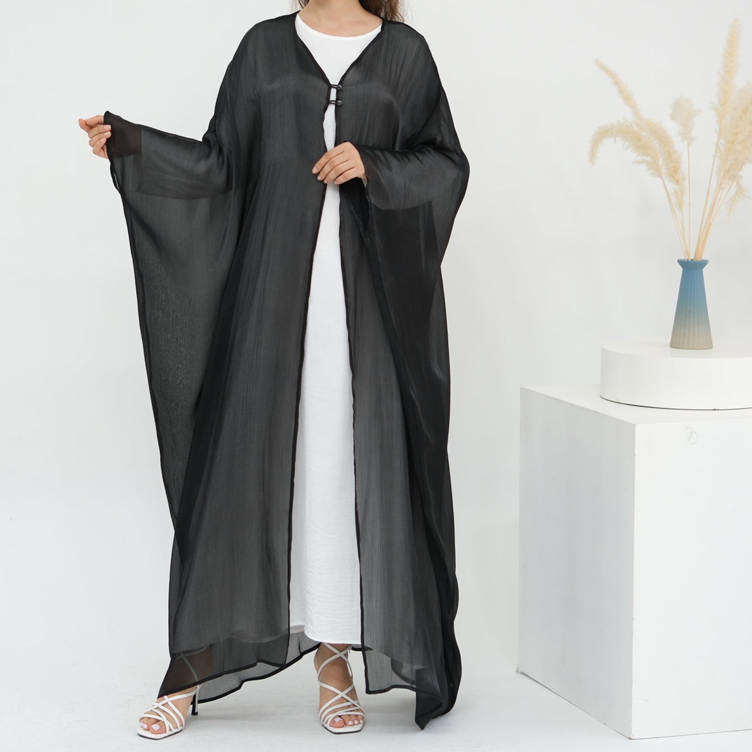 Layāl Al-Fajr Abaya - Noor & Grace