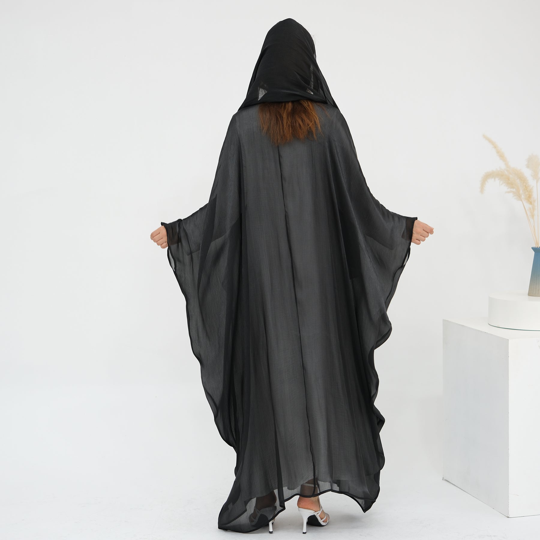 Layāl Al-Fajr Abaya - Noor & Grace