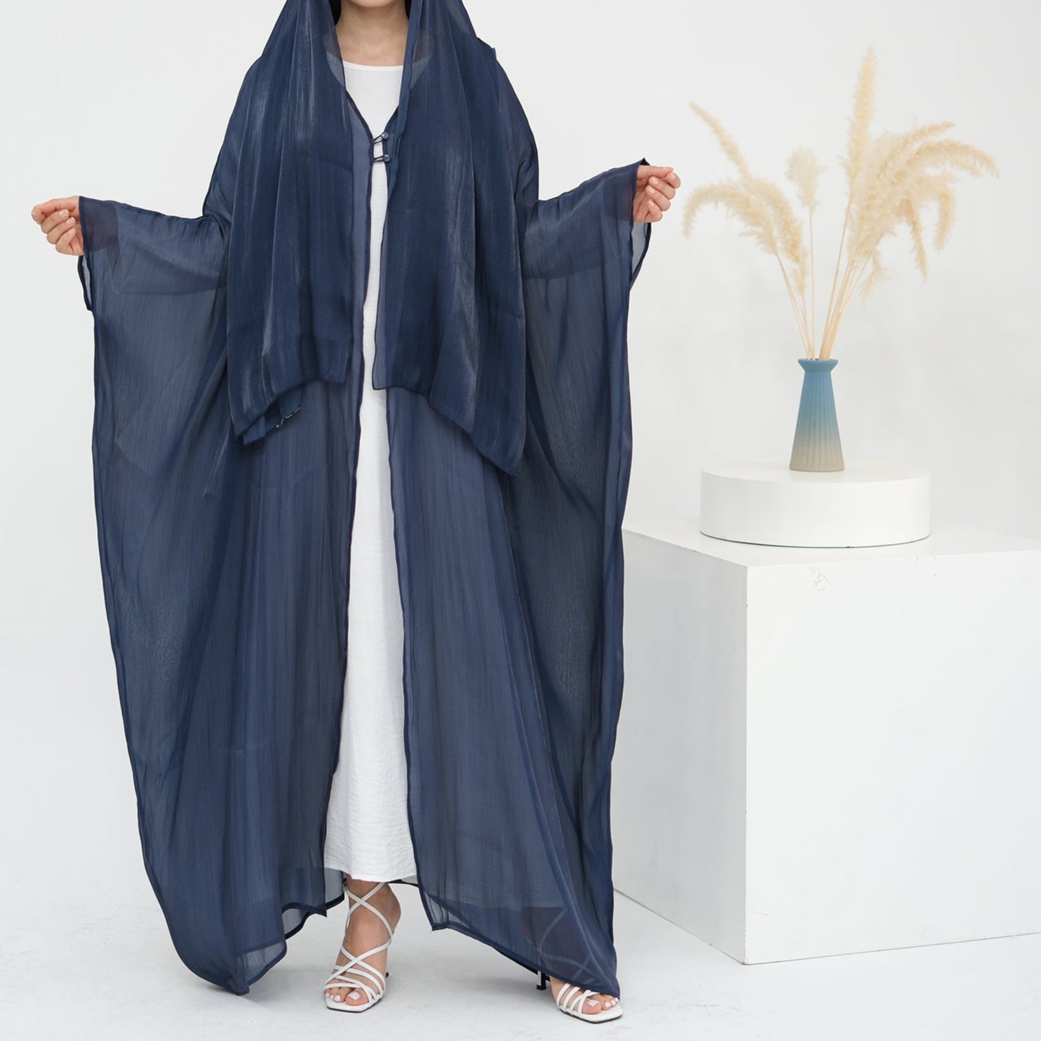 Layāl Al-Fajr Abaya - Noor & Grace