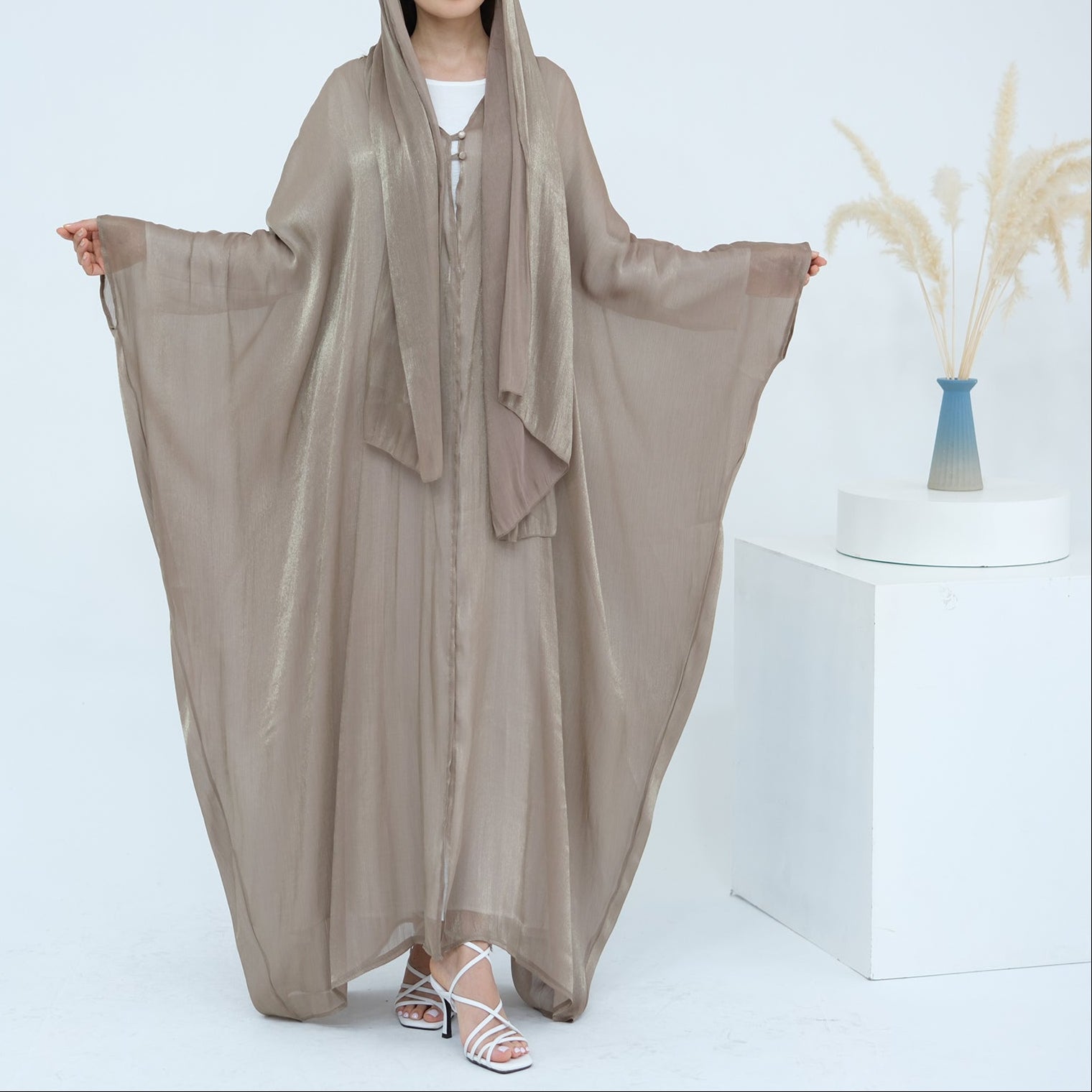 Layāl Al-Fajr Abaya - Noor & Grace