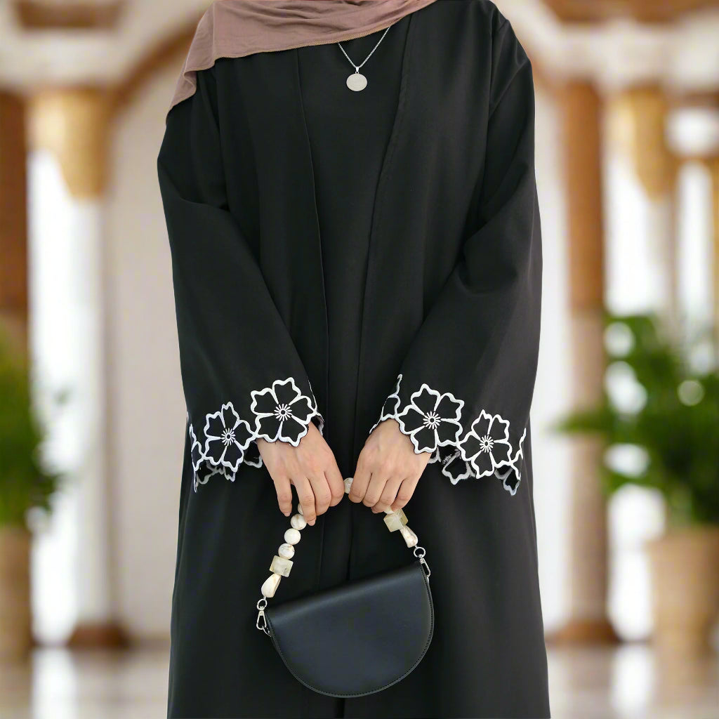 Laylat Al-Qamar Abaya (عباءة ليلة القمر) - Noor & Grace